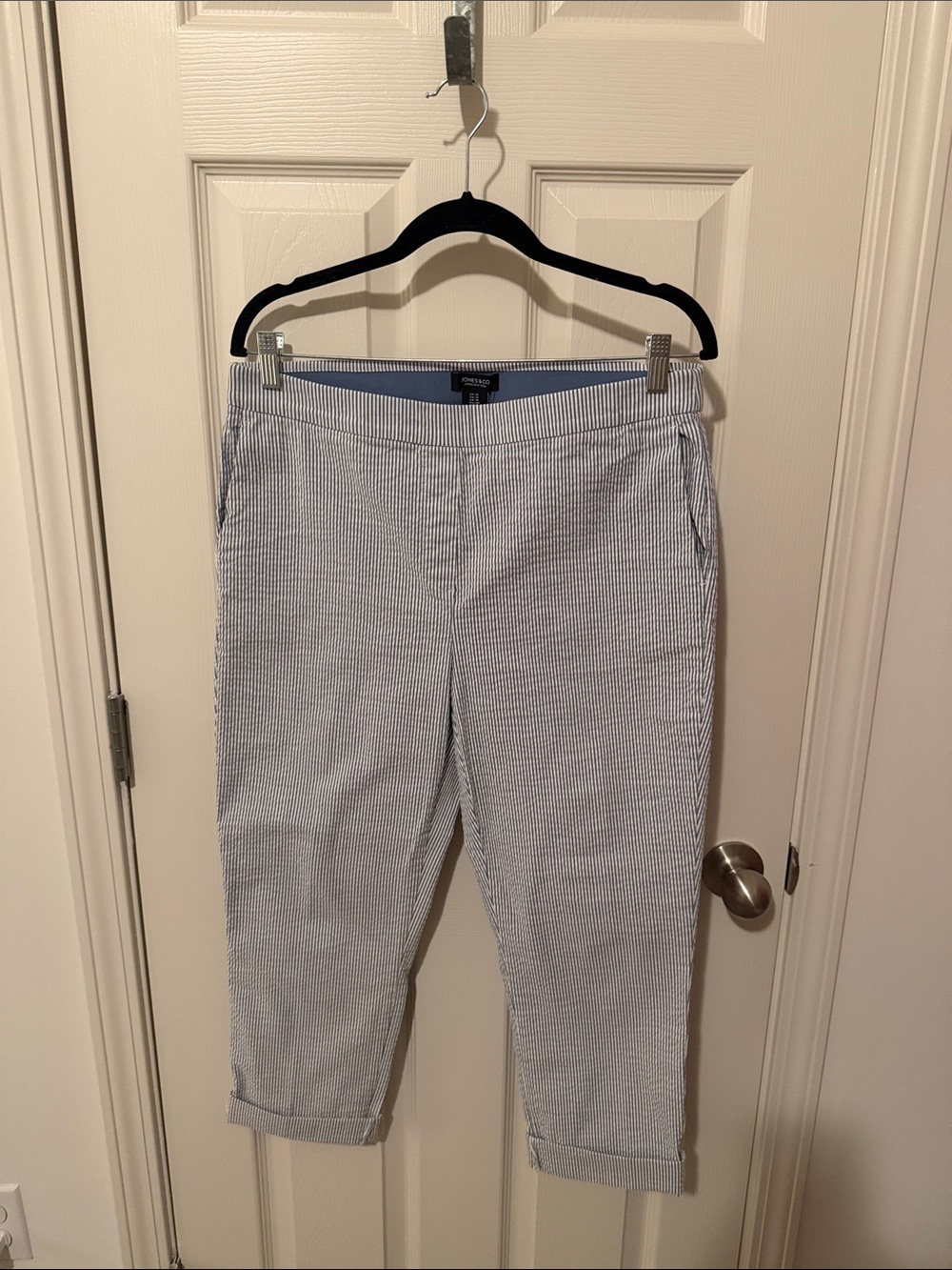 Jones New York Blue and White Seersucker Crop Capris